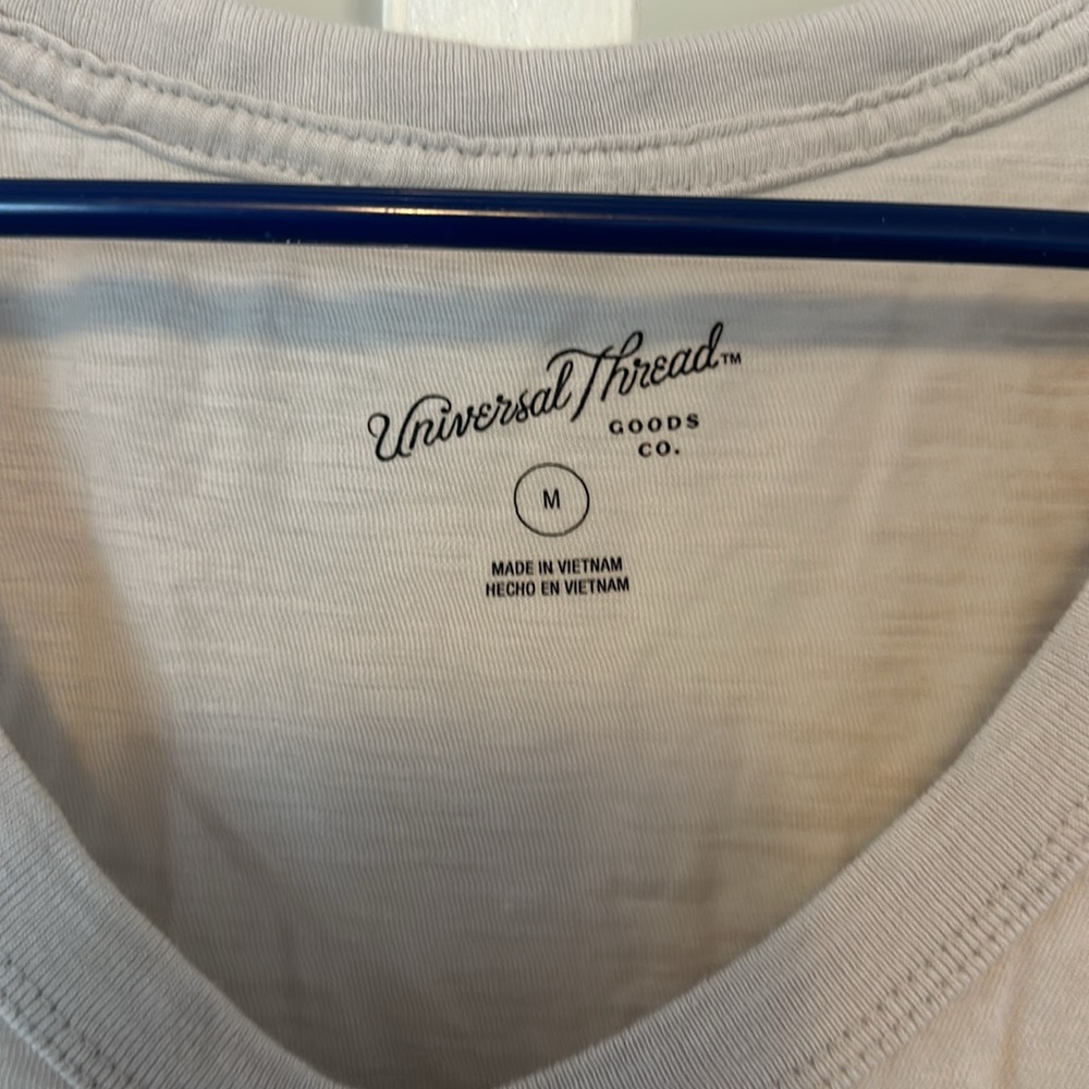 Size medium Target Universal Thread - Picture 2 of 2